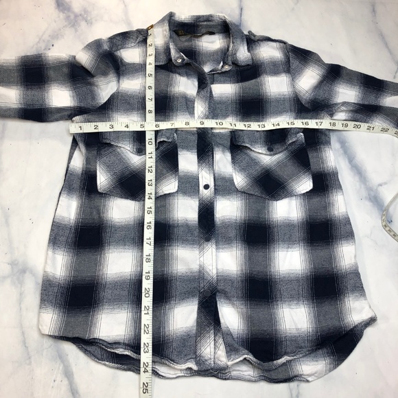 Zara Basic Blue & White Plaid Flannel Snap Up Top - Picture 5 of 8